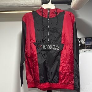 Size S women’s NBA Chicago Bulls windbreaker